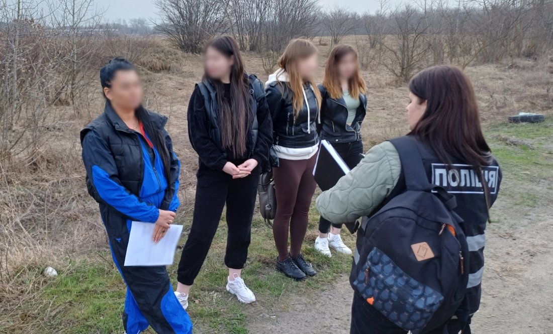Молода жінка з Чернігівщини організувала міжнародну схему торгівлі людьми