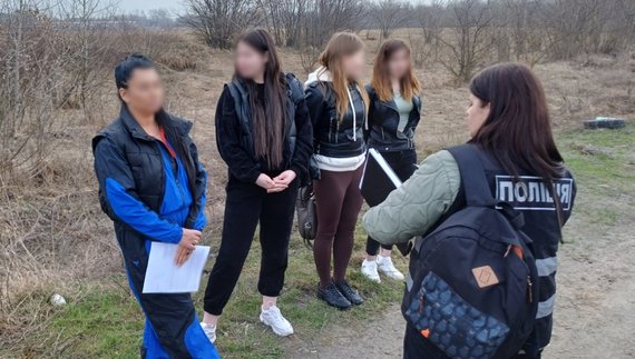 Молода жінка з Чернігівщини організувала міжнародну схему торгівлі людьми