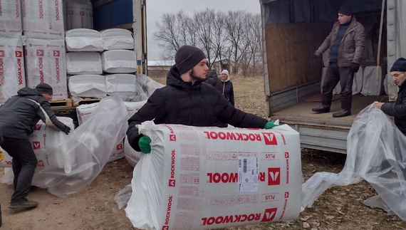 Приміська громада безкоштовно отримала матеріали для утеплення будинків