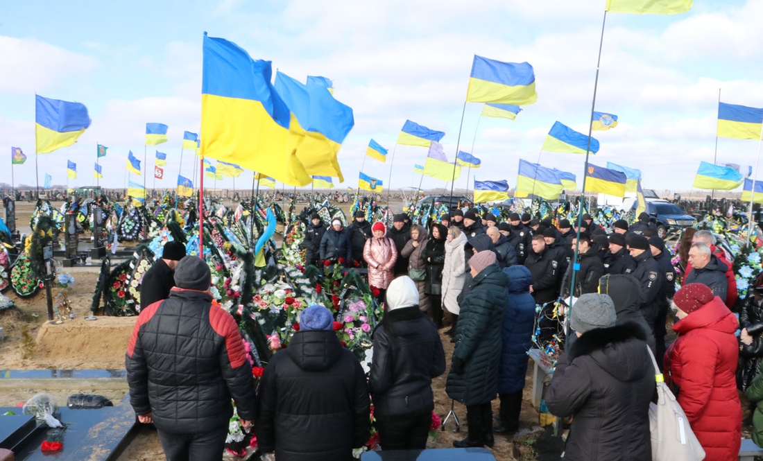 У Киїнці на Чернігівщині вшанували пам'ять загиблих поліцейських: на честь Героїв відкрили меморіальну дошку