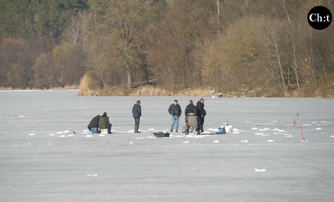 У Чернігові попередили рибалок: на Стрижні скидатимуть лід