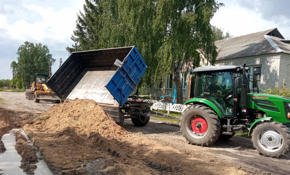 У Сновській громаді грейдерують дороги