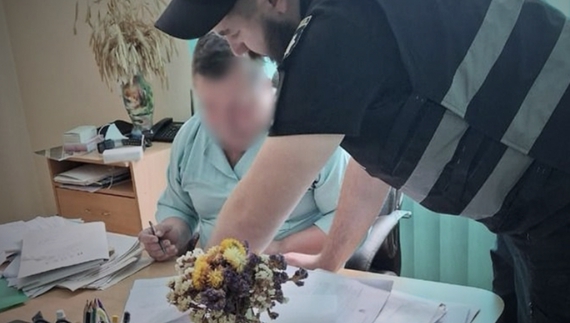 Олега Якубовського, завідувача сновської поліклініки, підозрюють в отриманні хабаря