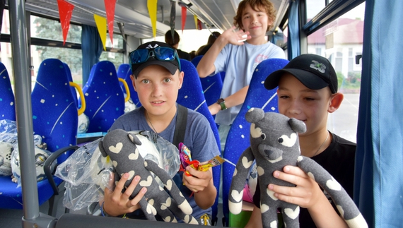 Коропські школярі у новенькому шкільному автобусі