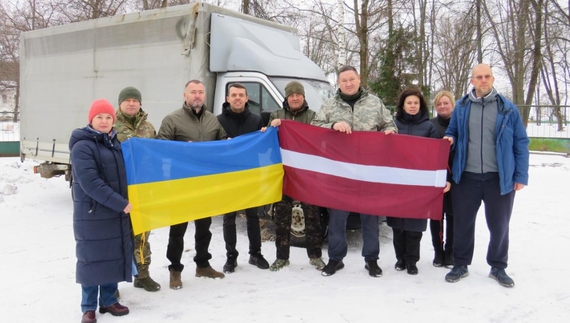 Латвійський мер подарував прикордонній громаді евакуаційний автомобіль