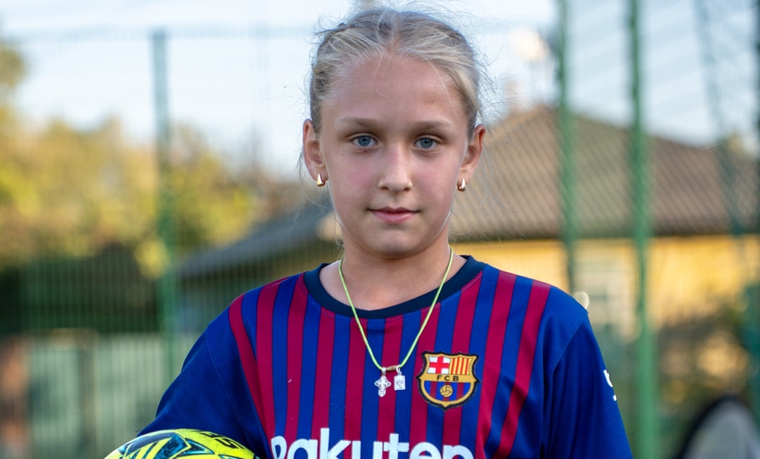 Маргарита Косолап на футбольному полі. Сосницька громада. Чернігівщина