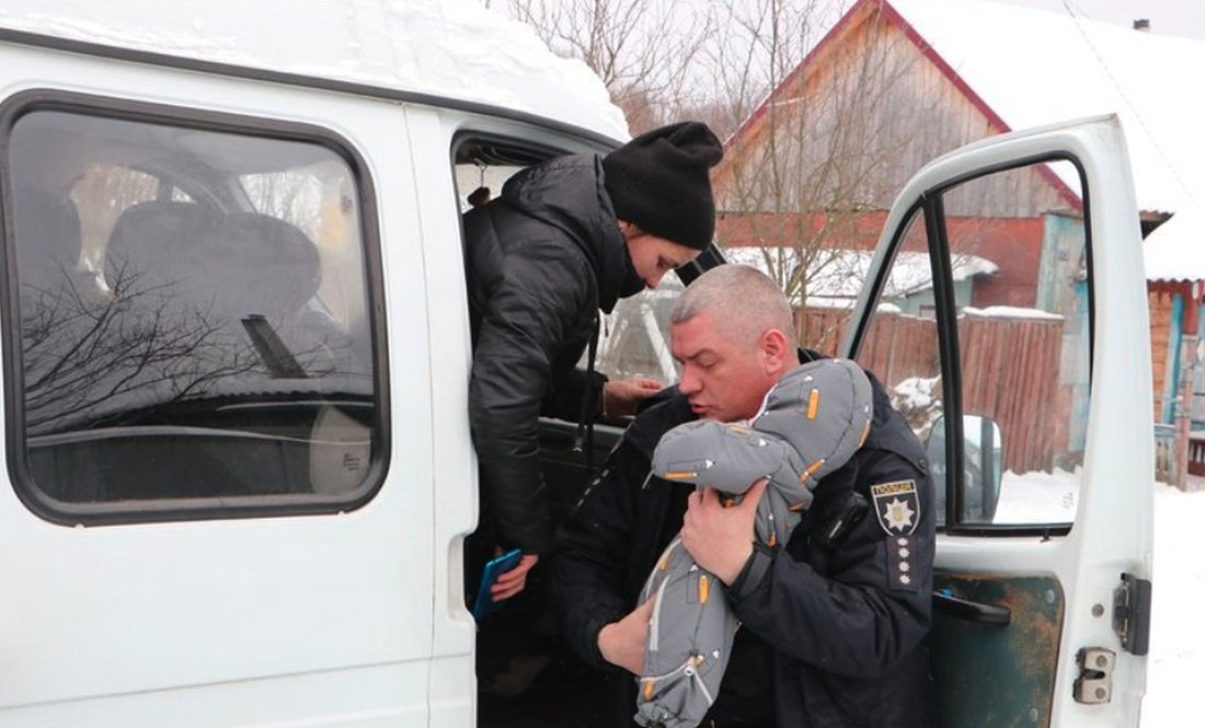 Евакуація із прикордоння Чернігівської області. Фото Нацполіції, 2023 рік