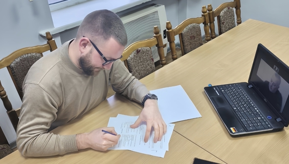 Під час підписання меморандуму. Сергій Малець, голова Олишівської громади