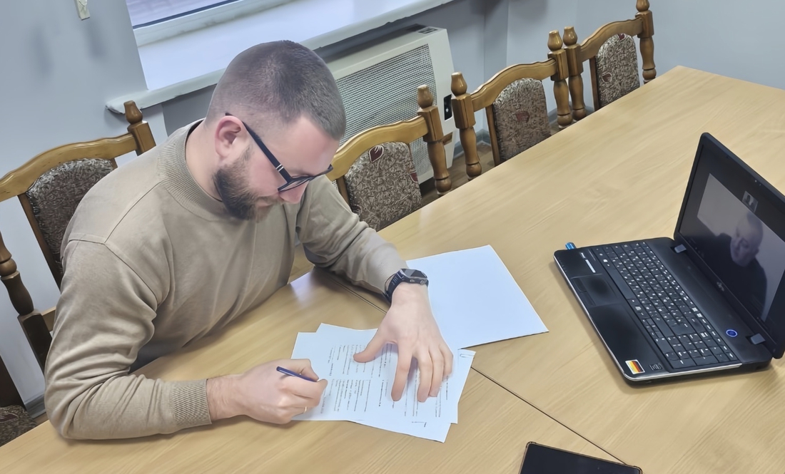 Під час підписання меморандуму. Сергій Малець, голова Олишівської громади