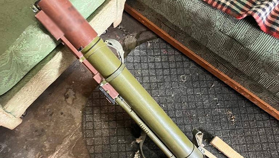 Житель Чернігівщини зберігав вдома гранатомет, гранати та набої – «світить» до 7 років в’язниці