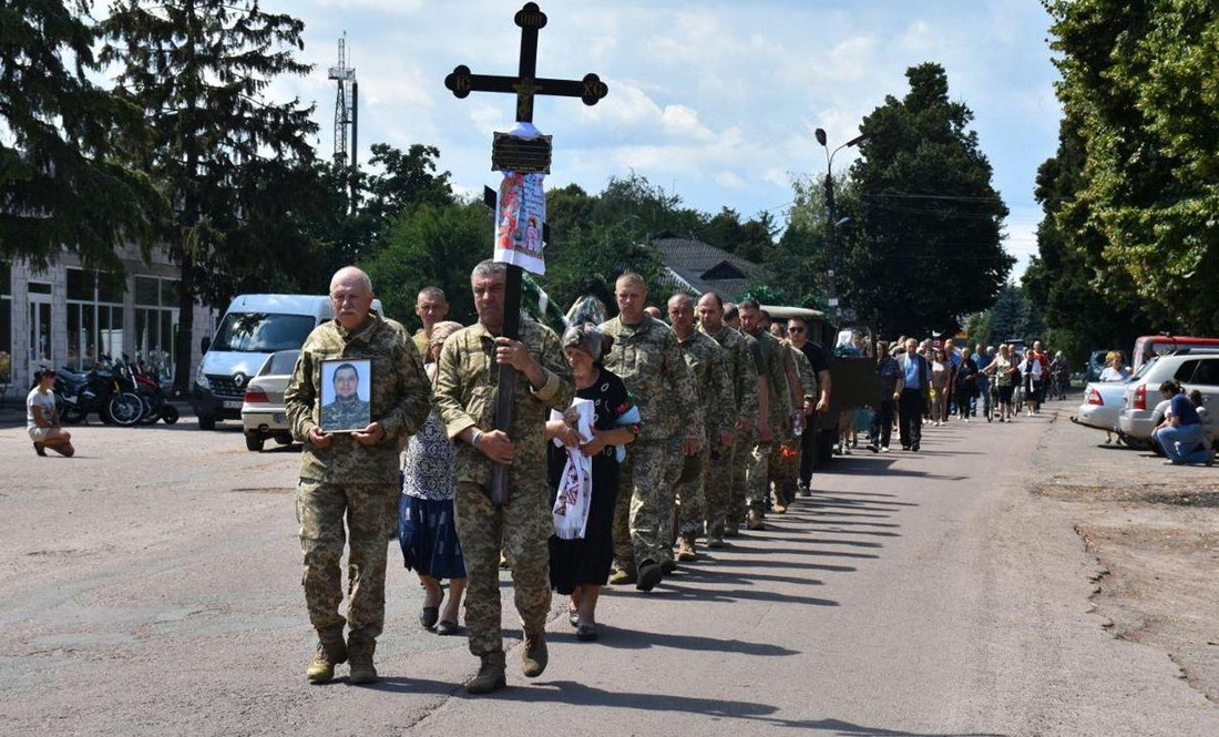 На Чернігівщині поховали п'ятьох загиблих Героїв