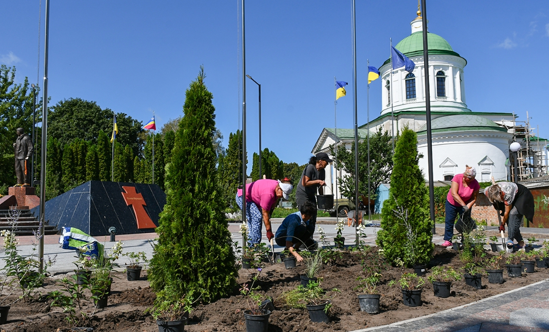 Ніжин озеленюється коштом громадського діяча