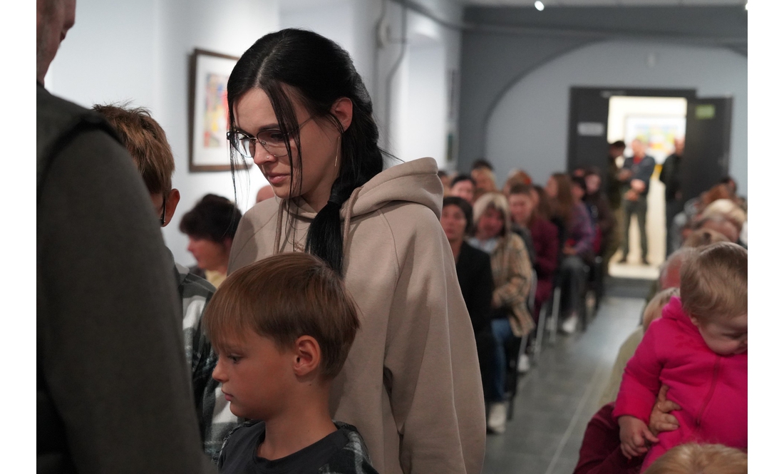 «Їхній голос більше не чути»: 54 родини з Чернігівщини отримали нагороди загиблих захисників
