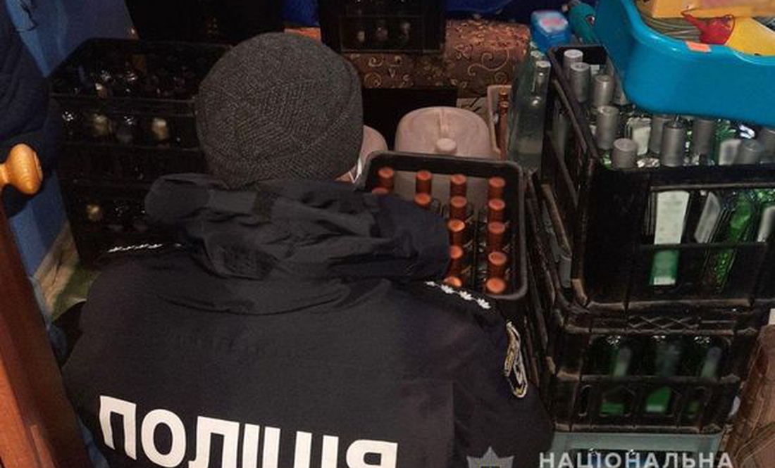 Маскували сурогат під горілку відомих брендів: у Семенівці поліція викрила незаконний бізнес