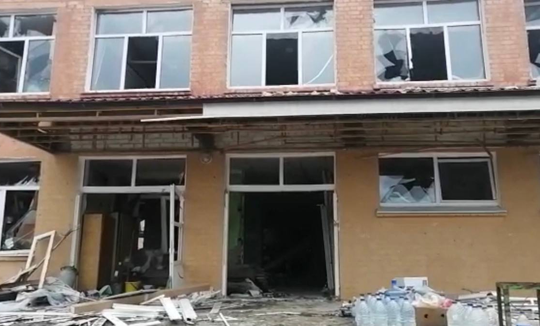 Російська авіація атакувала дві школи та приватні будинки у Чернігові