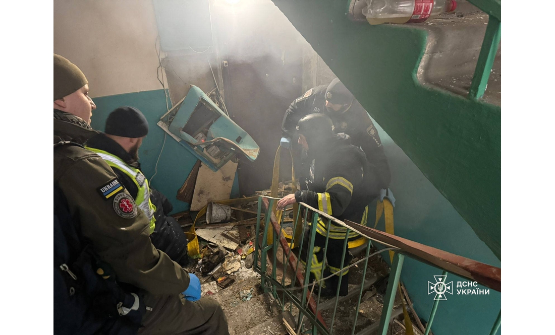 Удар по будинку, атака на підстанцію: обстріли Чернігівщини за добу