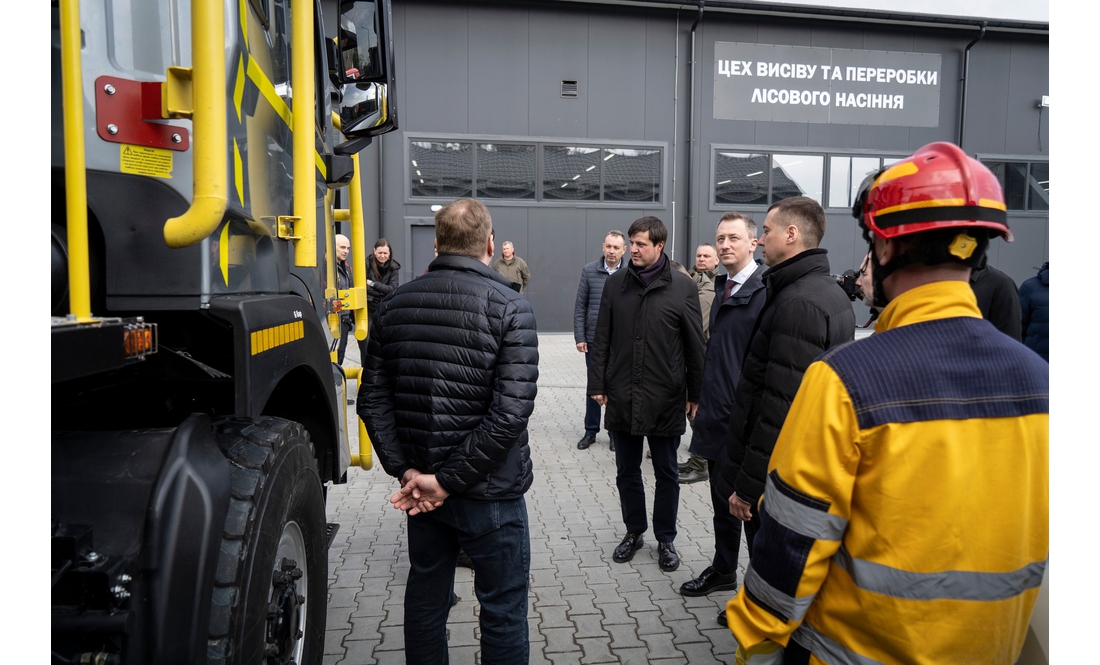 Міністр дивився, як працює найбільший в Україні лісовий селекційно-насіннєвий центр на Чернігівщині
