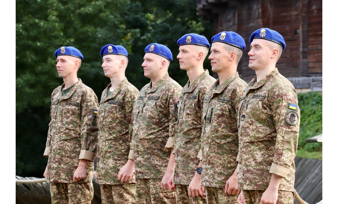 У Гетьманській столиці підняли найбільший на Чернігівщині державний прапор