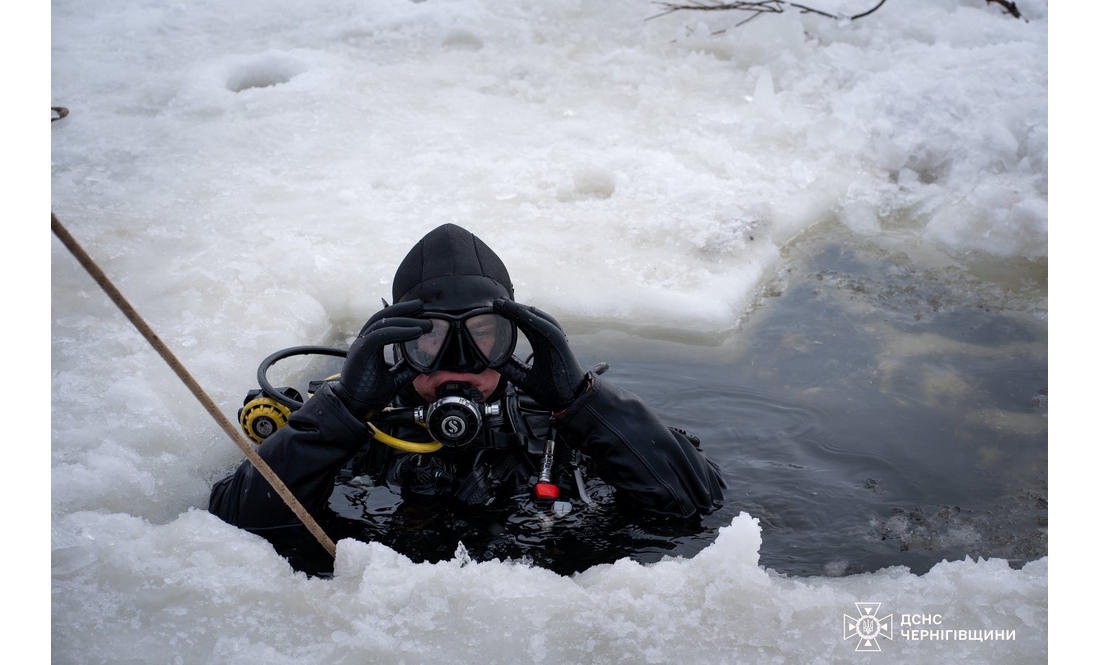 Рятувальники знайшли залишки безпілотника в річці на Чернігівщині