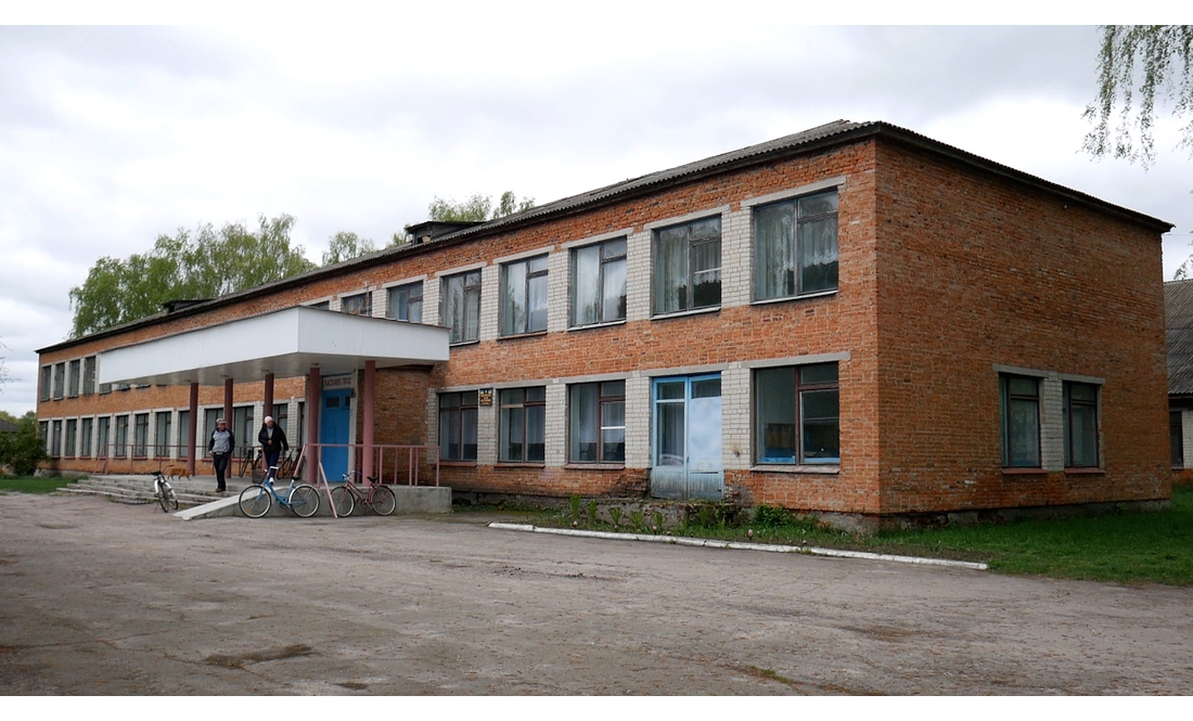 У відоме село запрошують переселенців із дітьми. Дають житло, але треба, щоб діти навчалися у школі