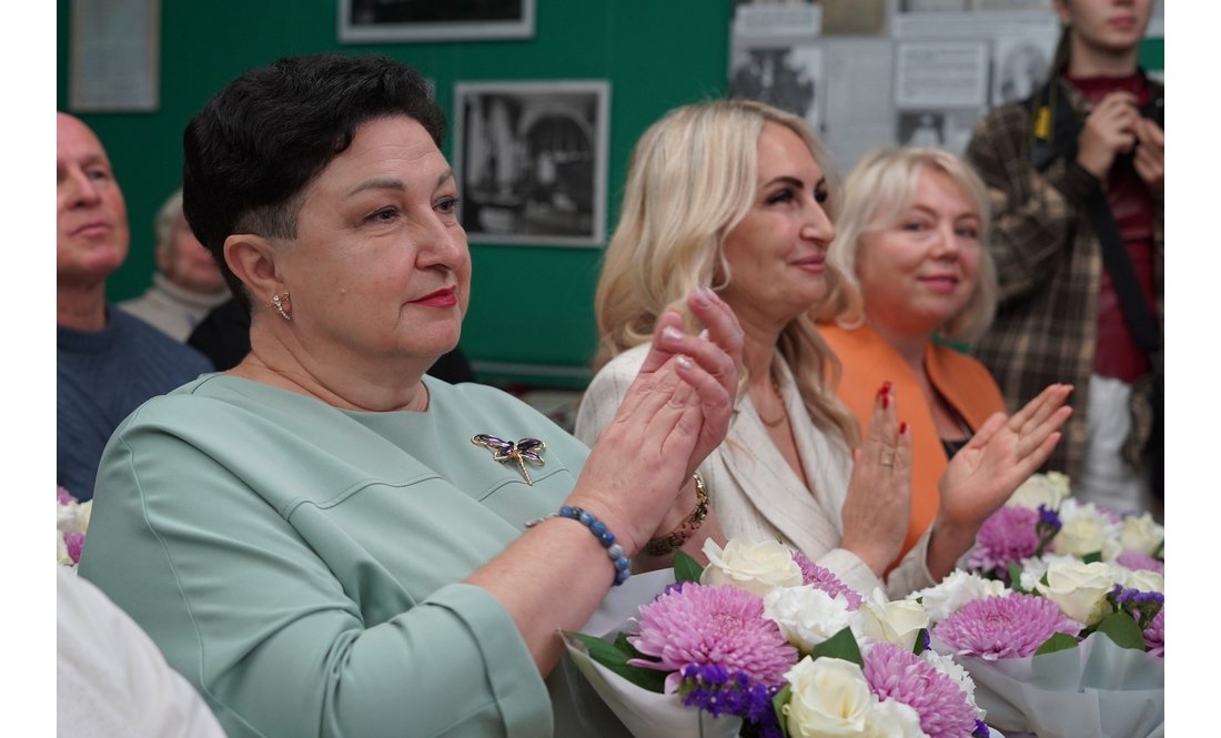 25 найкращих освітян Чернігівщини отримали обласні премії: кого нагородили