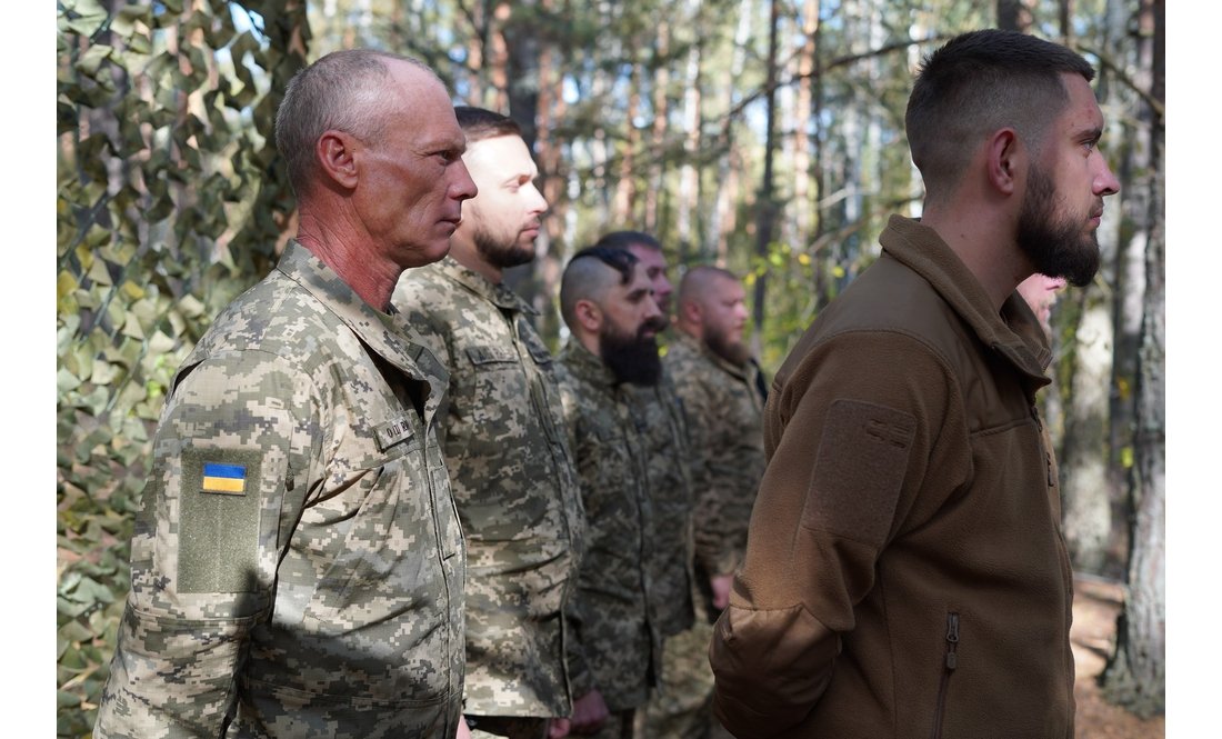 «Підсилили оборонців технікою»: Чаус зустрівся з бійцями 15-го армійського корпусу