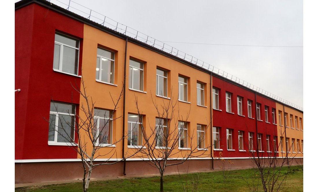 Нові класи, фасад і дах: у сільській школі на Чернігівщині показали ремонти