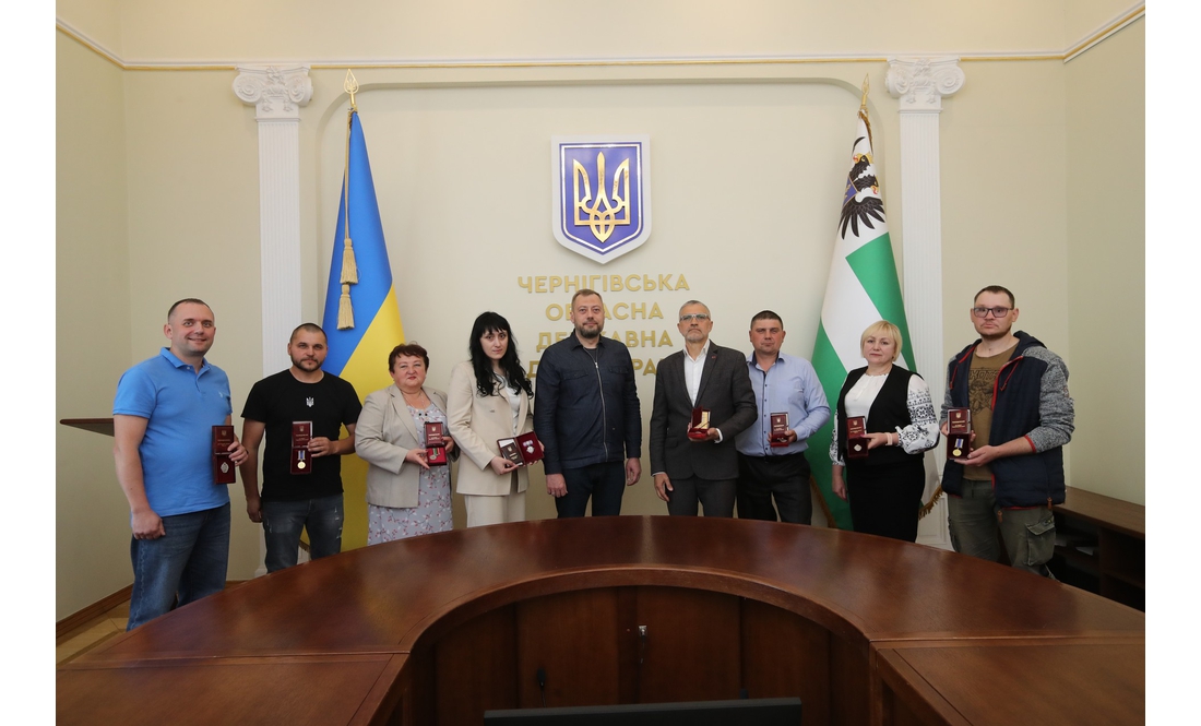 Чернігівці отримали державні відзнаки й почесні звання: кого нагородили