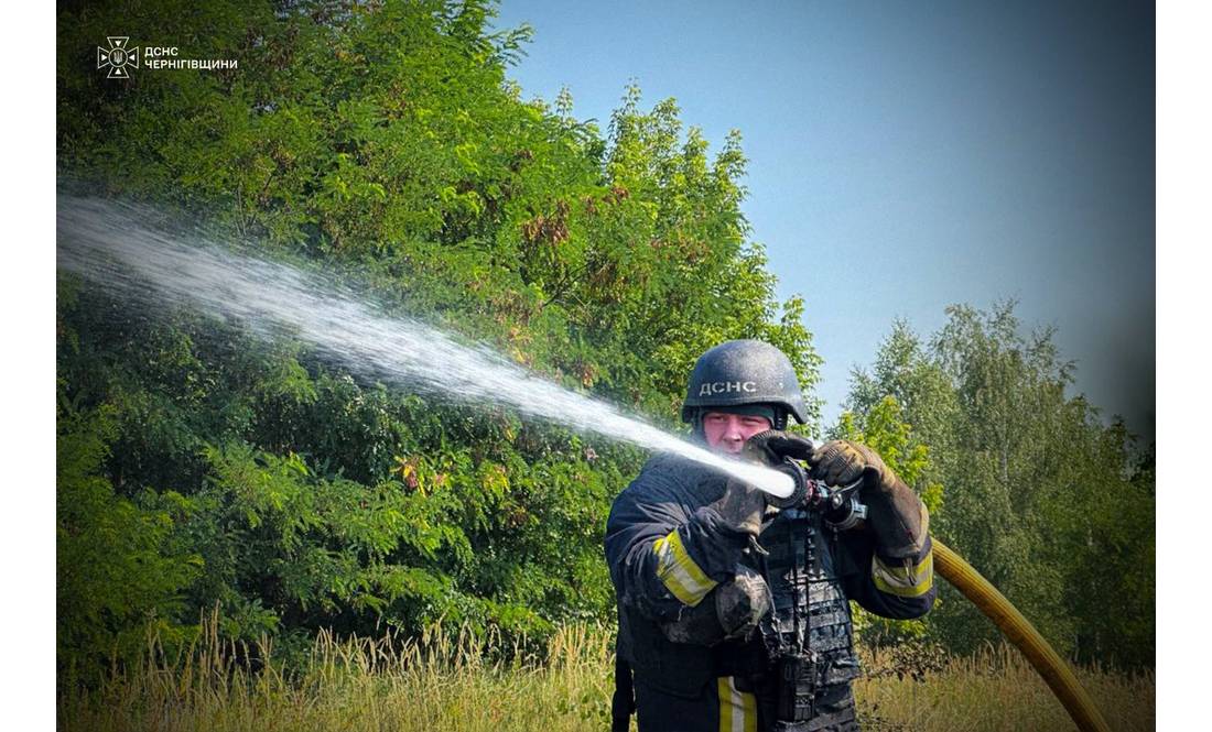 Є поранені: у поліції прокоментували наслідки російських ударів по Чернігову