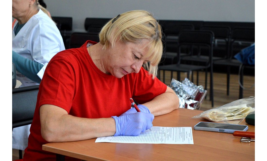 Медики та рятувальник із прикордонної Семенівки приїхали до сусідньої громади здати кров