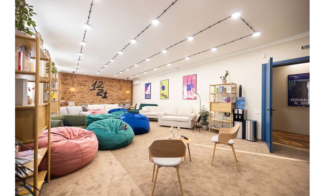 Молодіжний простір «12–21»: перша леді зустрілася з підлітками в Чернігові