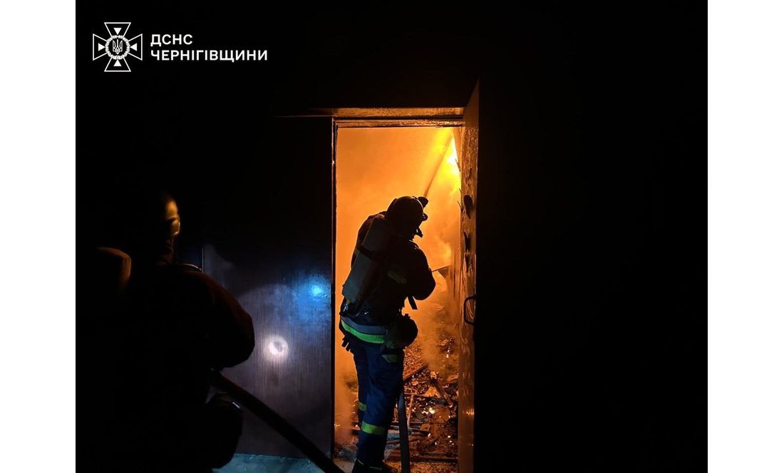 Російські дрони знищили автівки й будинок культури на Чернігівщині