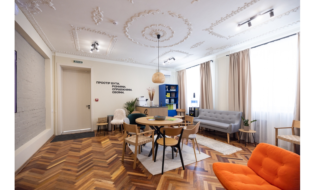 Молодіжний простір «12–21»: перша леді зустрілася з підлітками в Чернігові