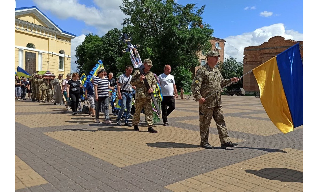 На Чернігівщині поховали воїнів, які загинули у Донецькій та Кіровоградській областях