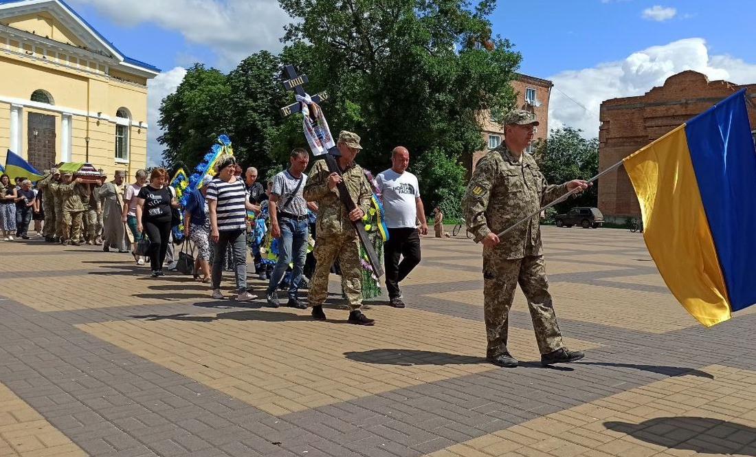 На Чернігівщині поховали воїнів, які загинули у Донецькій та Кіровоградській областях