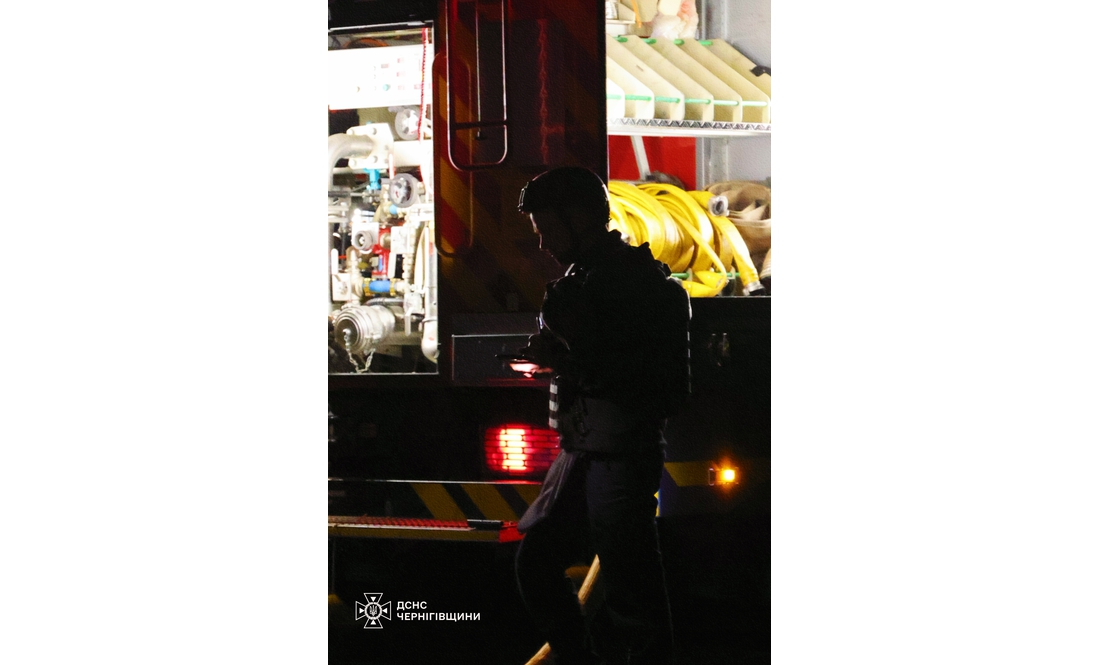 На Чернігівщині ворог ударив по рятувальникам, які приїхали на пожежу