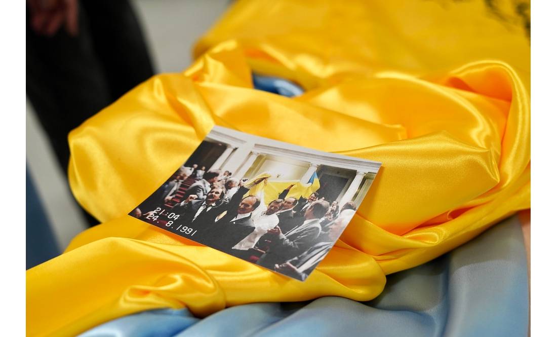 Міністр Безгін на Чернігівщині: про що говорив з прикордонними громадами та хто підписав стяг