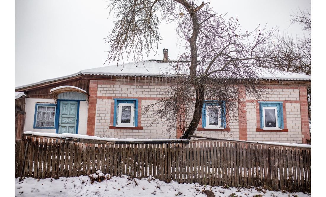 Переселенцям допомогли із дровами і дали грошей на поросят