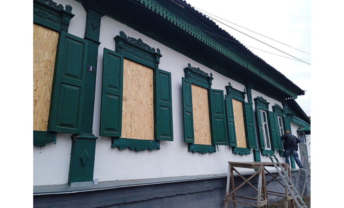 Росіяни пошкодили старовинну будівлю музею-заповідника «Слово о полку Ігоревім»