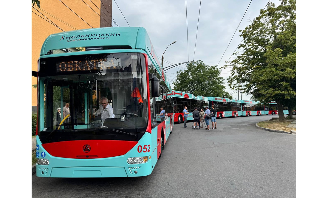 Ще 5 тролейбусів з Чернігова вже на маршрутах Хмельницького: місто змінює тарифи