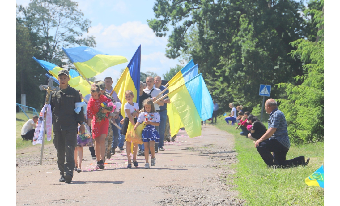 У Срібнянській громаді попрощались із загиблим за Україну бійцем