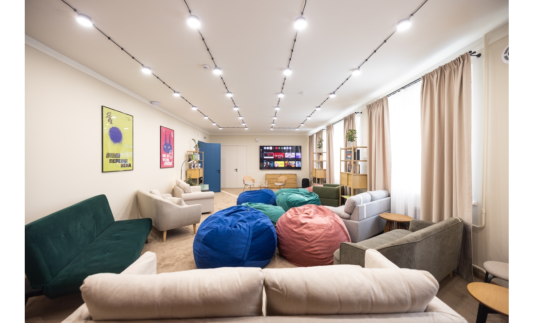 Молодіжний простір «12–21»: перша леді зустрілася з підлітками в Чернігові