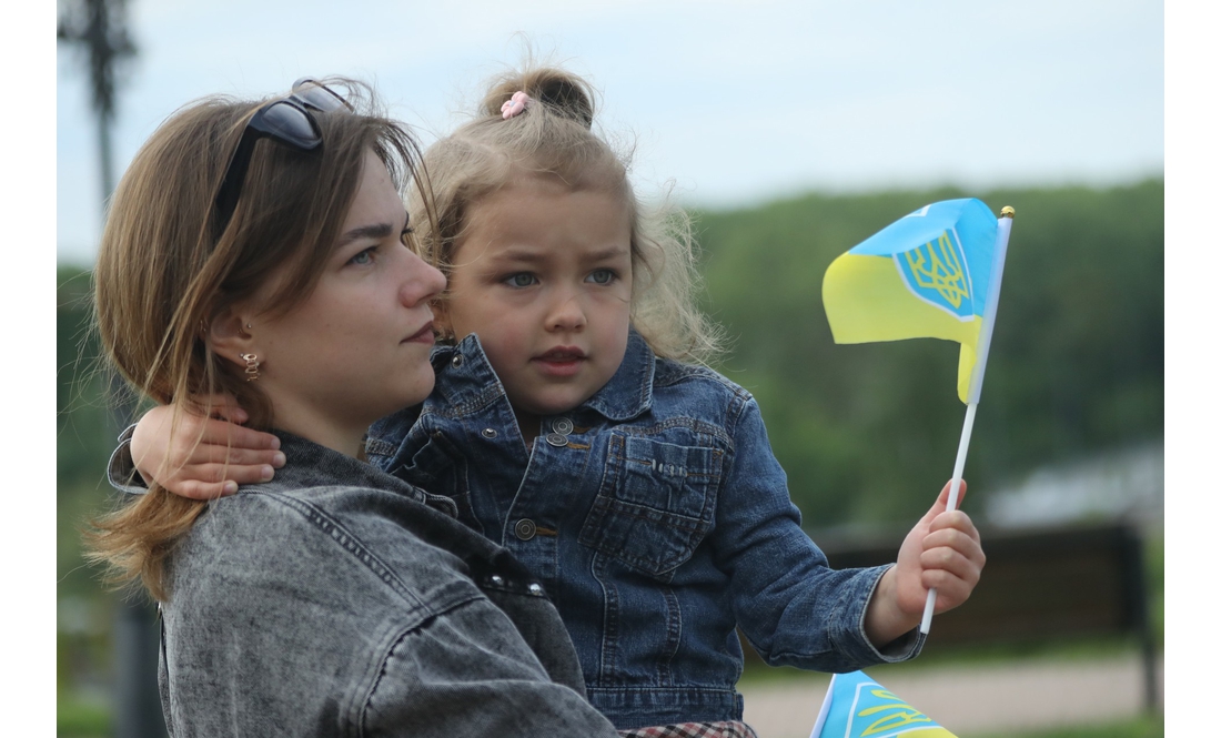 "Це місце для нас – святе": у Чернігові відкрили меморіальний знак на честь Героїв, загиблих у російсько-українській війні
