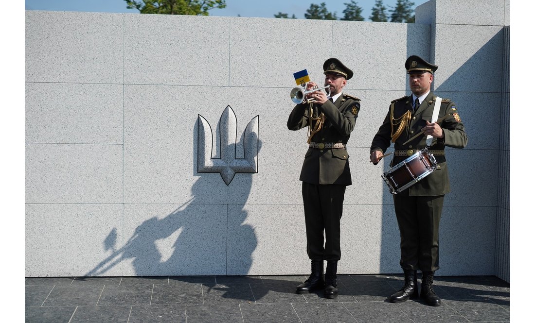 "Ми не знаємо їхніх імен, але знаємо ціну подвигу": на Київщині поховали 12 невпізнаних захисників