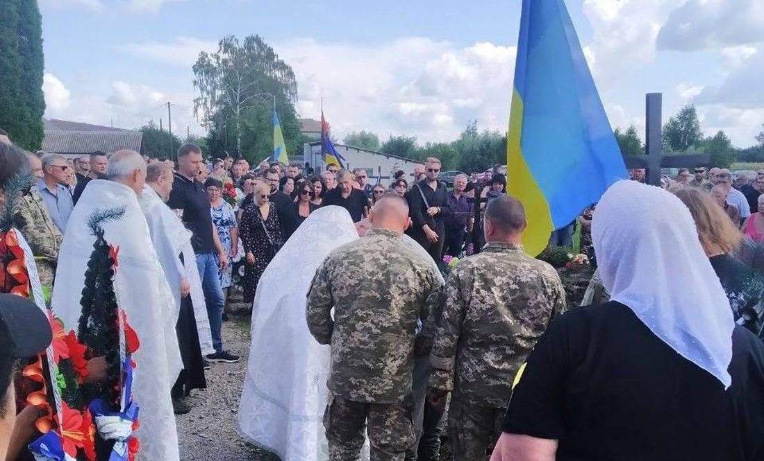 На Чернігівщині поховали воїнів, які загинули у Донецькій та Кіровоградській областях