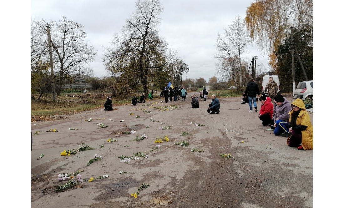 У громаді поховали 44-річного воїна, який майже рік боронив Україну