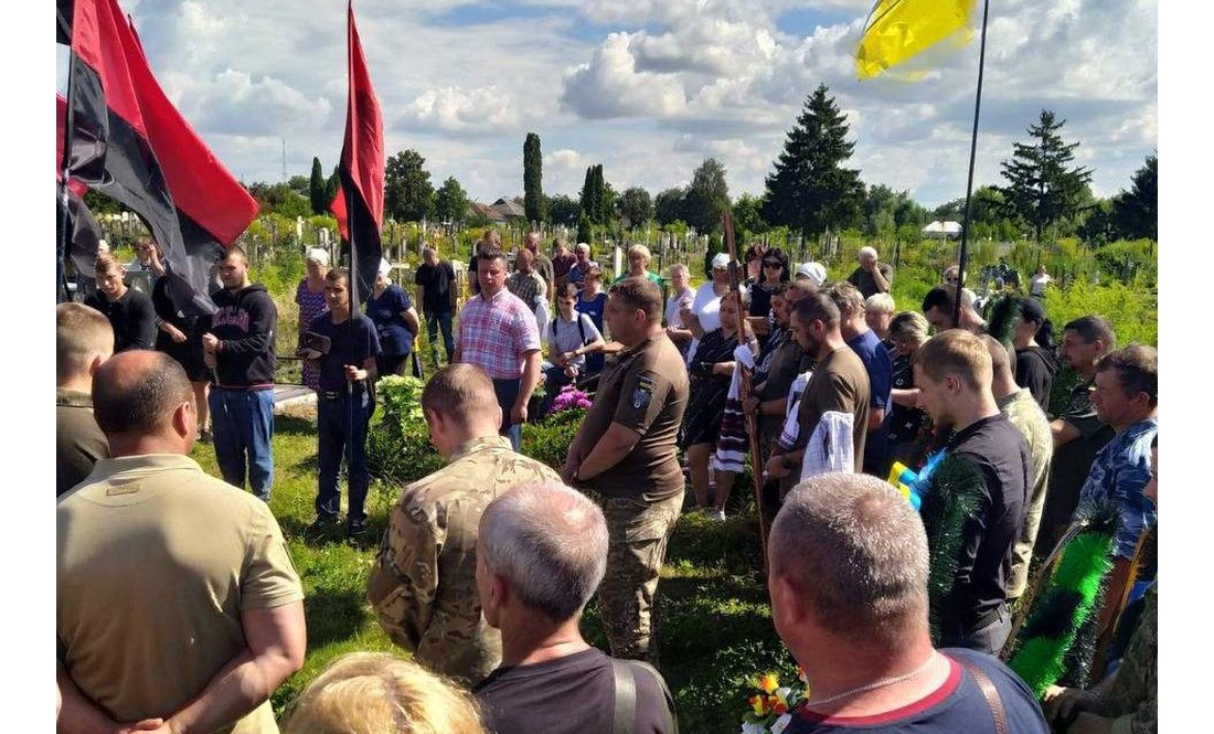 На Чернігівщині поховали воїнів, які загинули у Донецькій та Кіровоградській областях