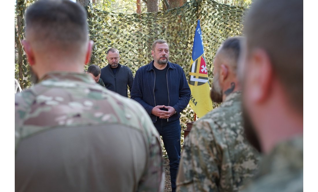 «Підсилили оборонців технікою»: Чаус зустрівся з бійцями 15-го армійського корпусу