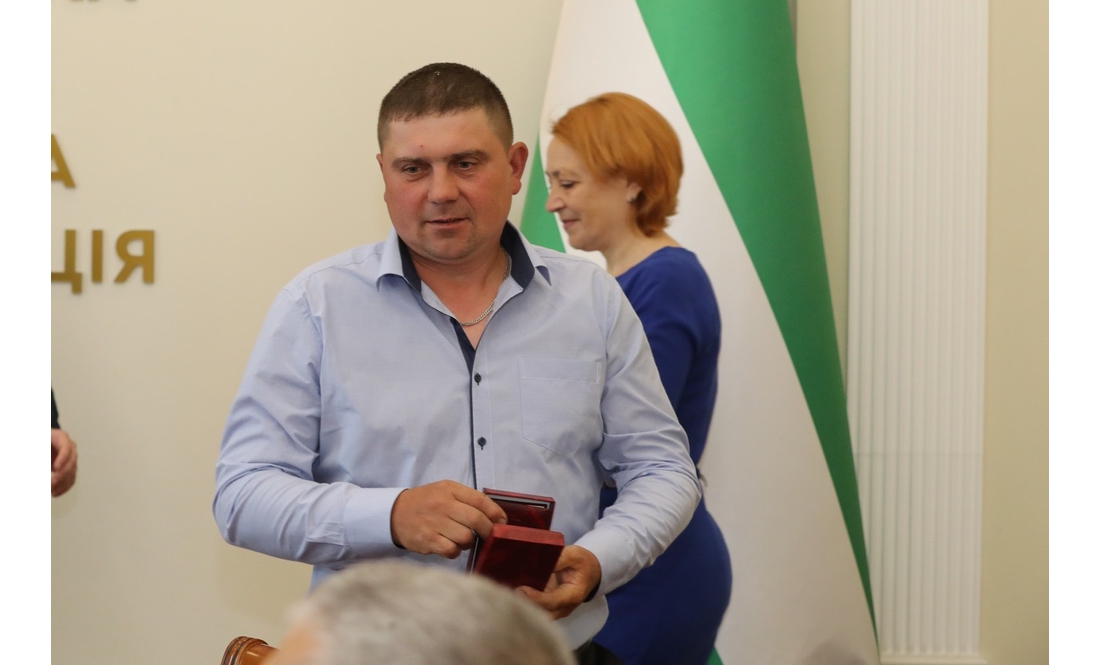 Чернігівці отримали державні відзнаки й почесні звання: кого нагородили