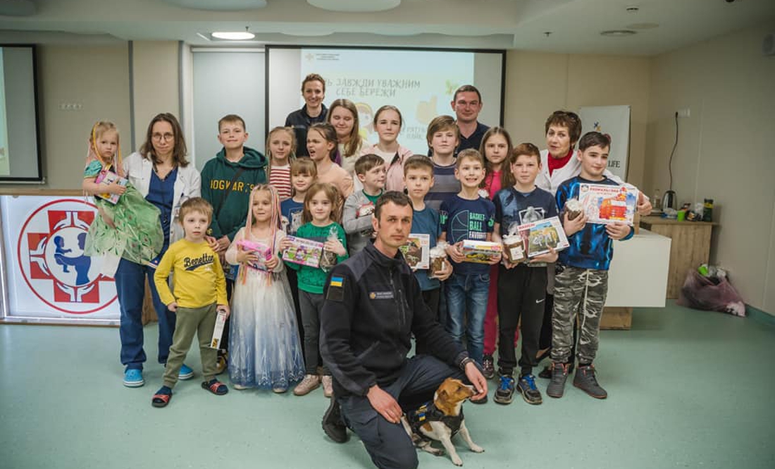 Пес-рятувальник Патрон відвідав дітей у лікарні "Охматдит"